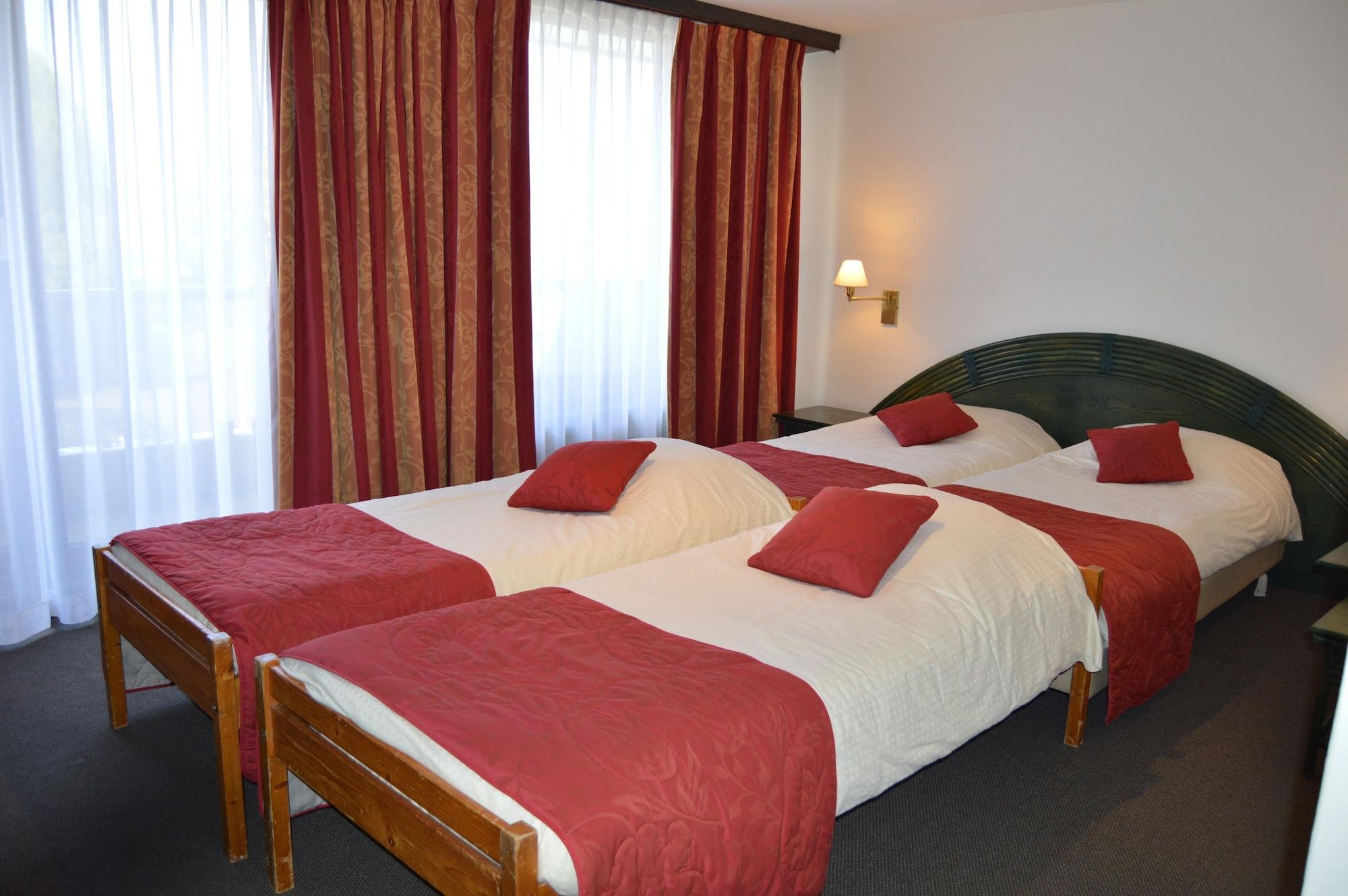 Hotel Les 3 Cles Gembloux Exteriör bild