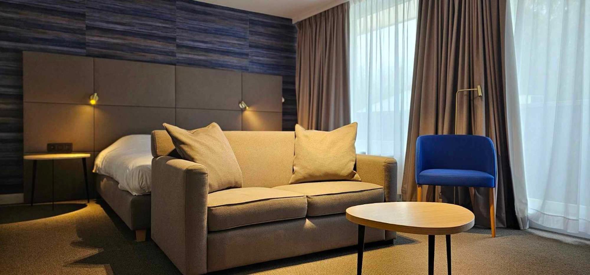 Hotel Les 3 Cles Gembloux Exteriör bild