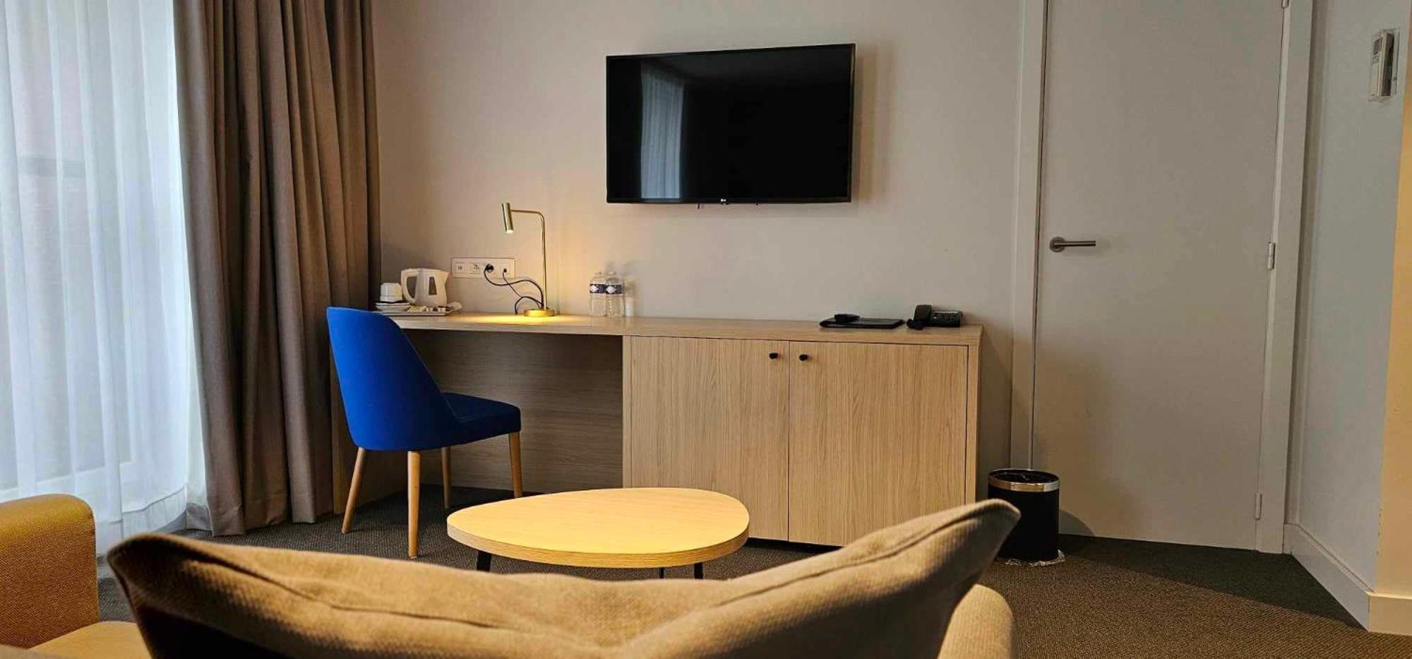 Hotel Les 3 Cles Gembloux Exteriör bild