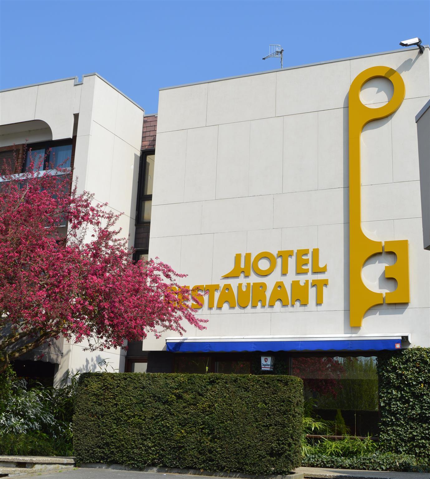 Hotel Les 3 Cles Gembloux Exteriör bild