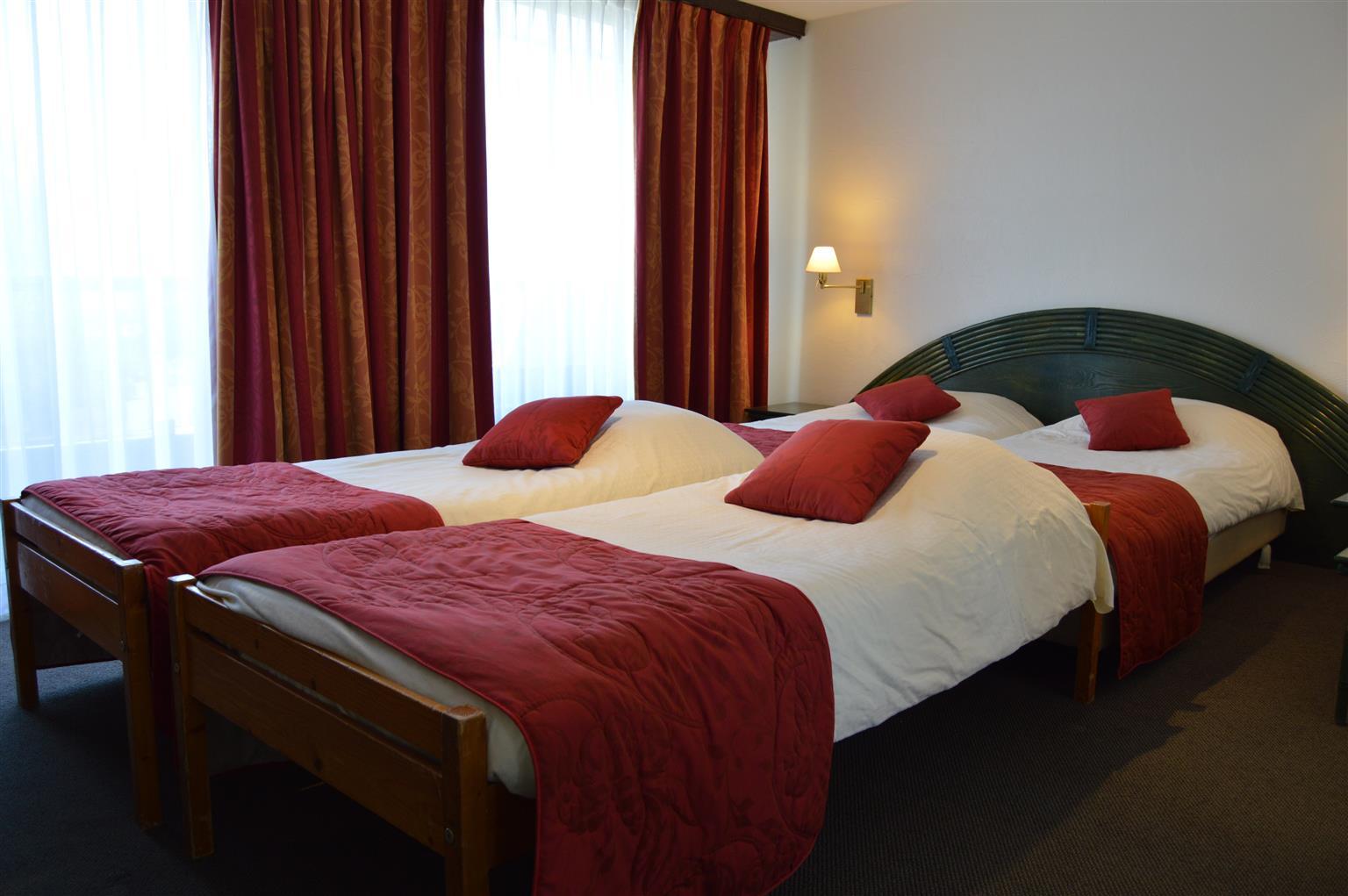 Hotel Les 3 Cles Gembloux Exteriör bild
