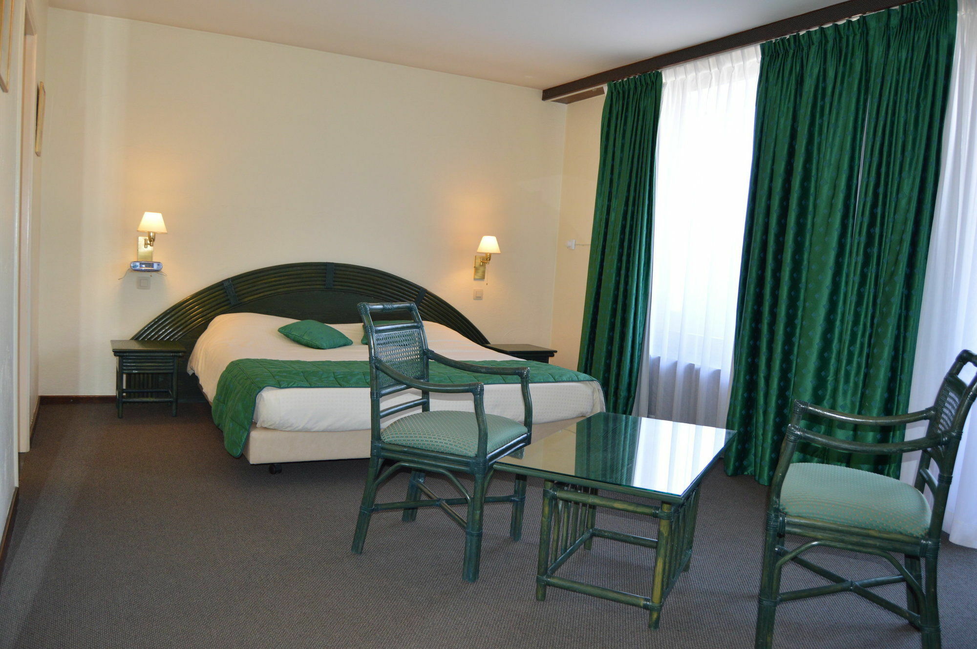 Hotel Les 3 Cles Gembloux Exteriör bild